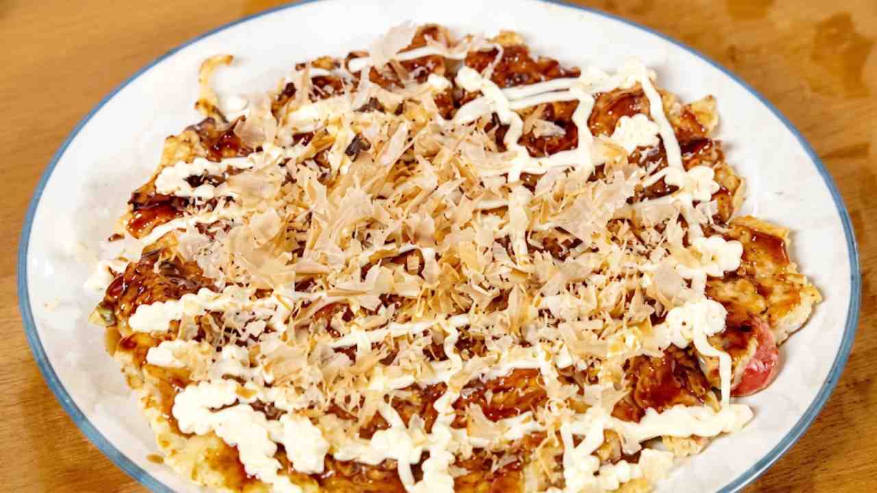 FUN COOKING: Okonomiyaki, Kudapan Gurih Khas Osaka yang Menggiurkan