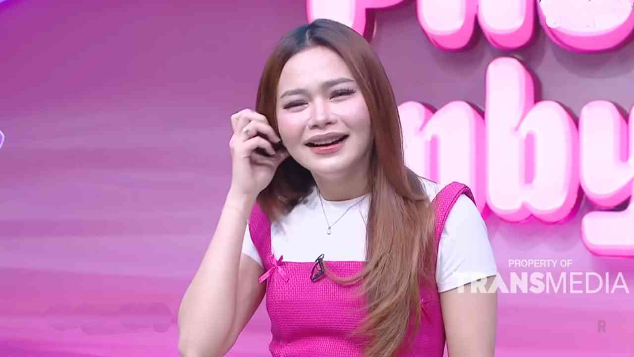 Lady Rara Ceritakan Momen Mengerikan Nyaris Tertimpa Panggung