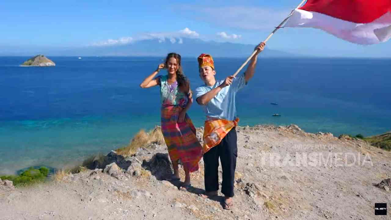 Keindahan Pulau Kenawa, dari Puncak Bukit hingga Bawah Laut