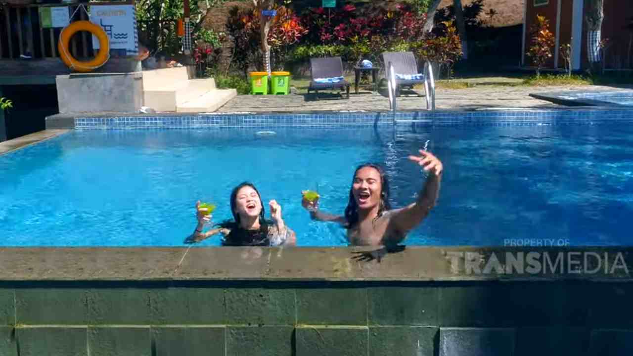 Celebrity on Vacation