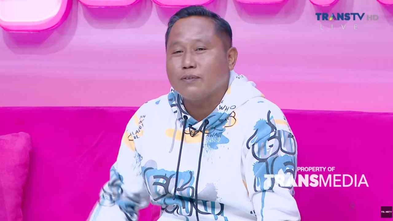 Narji Ungkap Kebiasaan Istrinya Menabung dengan Membeli Sawah