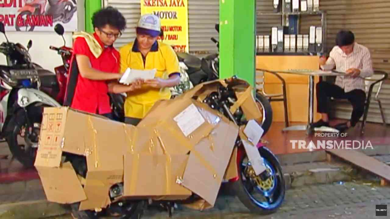 SKETSA: Motornya Dibongkar Aja