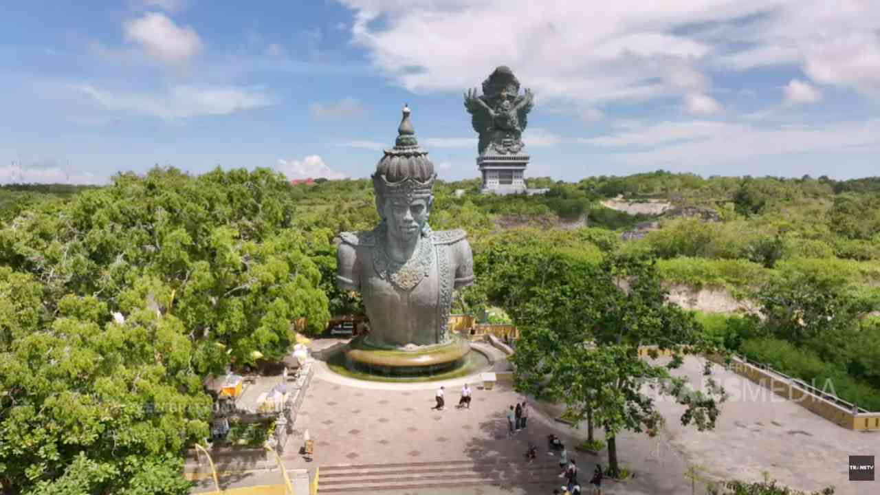 Keistimewaan Garuda Wisnu Kencana, Belajar Canangsari hingga Ritual Tirta
