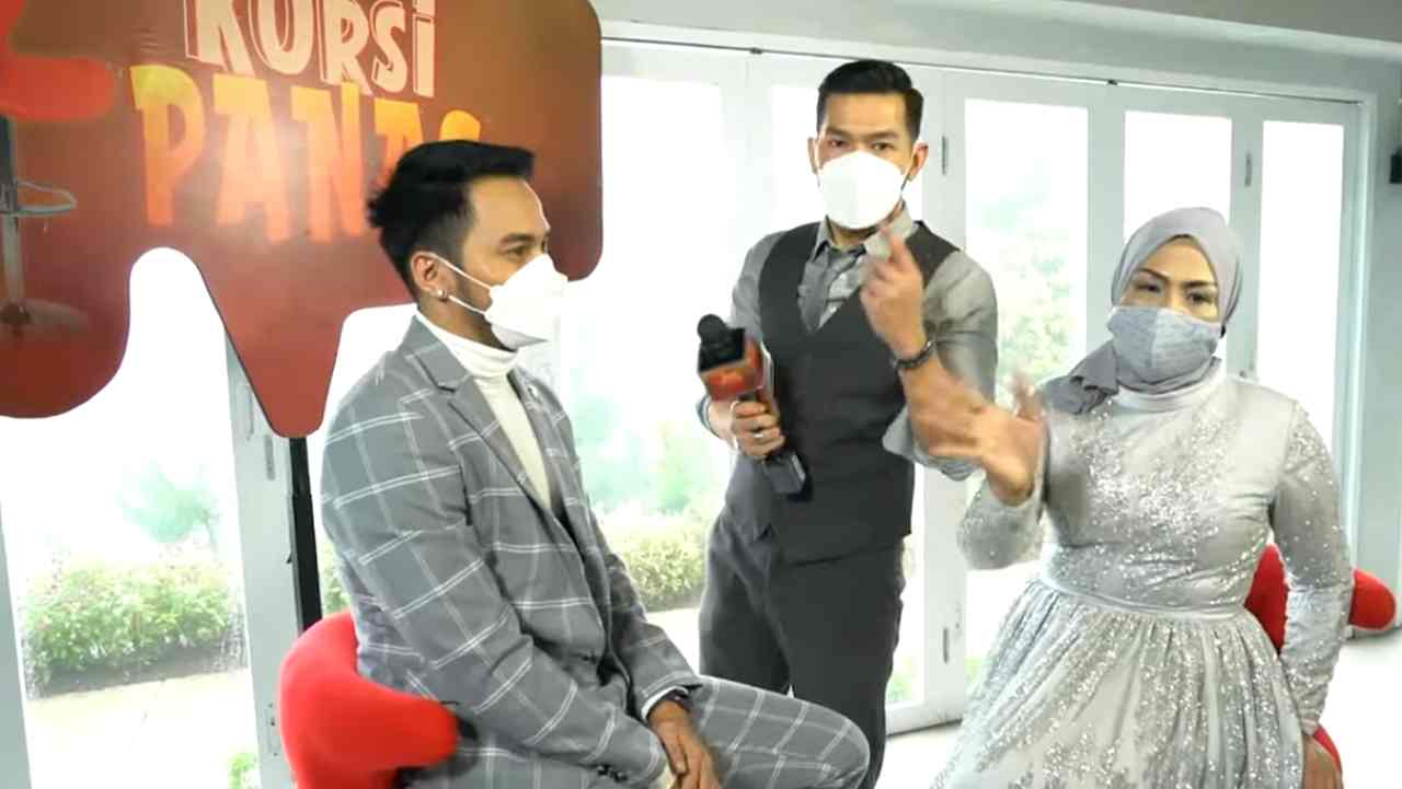 Kursi Panas