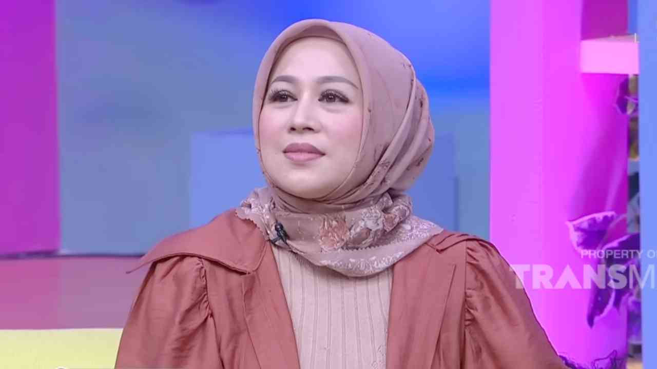 Teh Shanty Bangga Memakai Produk dan Brand Lokal Indonesia