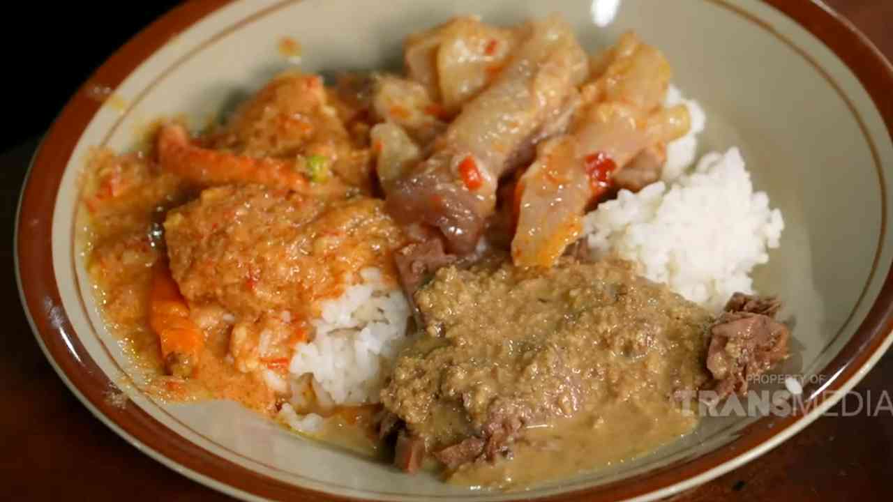 Manis dan Gurihnya Gudeg Koyor yang Menggoda Selera