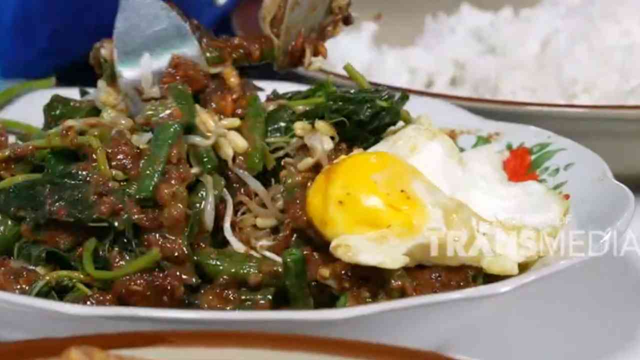 Warung Pecel di Semarang yang Tak Diragukan Lagi Keotentikannya
