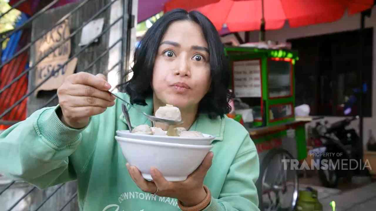 Kelezatan Bakso Jangkung Kepa Duri, Kuah Gurih Khas Karawang