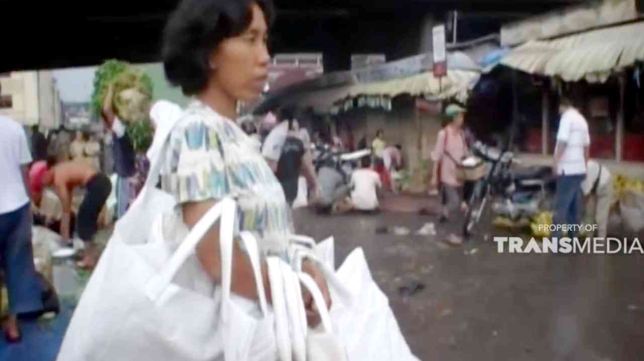 KEJAMNYA DUNIA: Kutanggung Dosa Suami