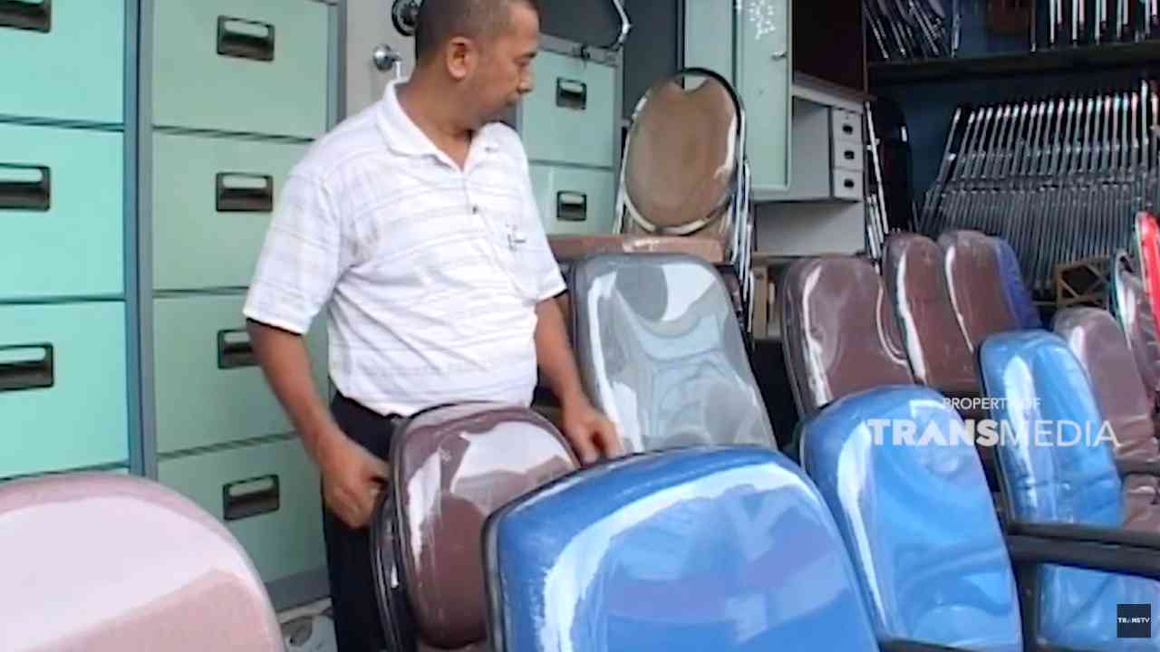 SISI LAIN: Bursa Barang Bekas Jadi Pusat Jual Beli Aneka Perabotan