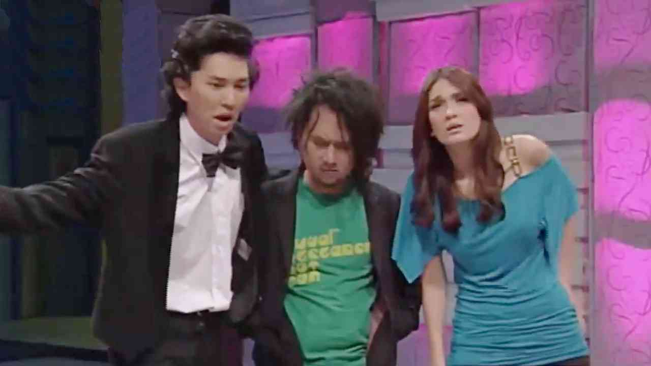 EXTRAVAGANZA: Kuis Rambutan, Menahan Pandangan