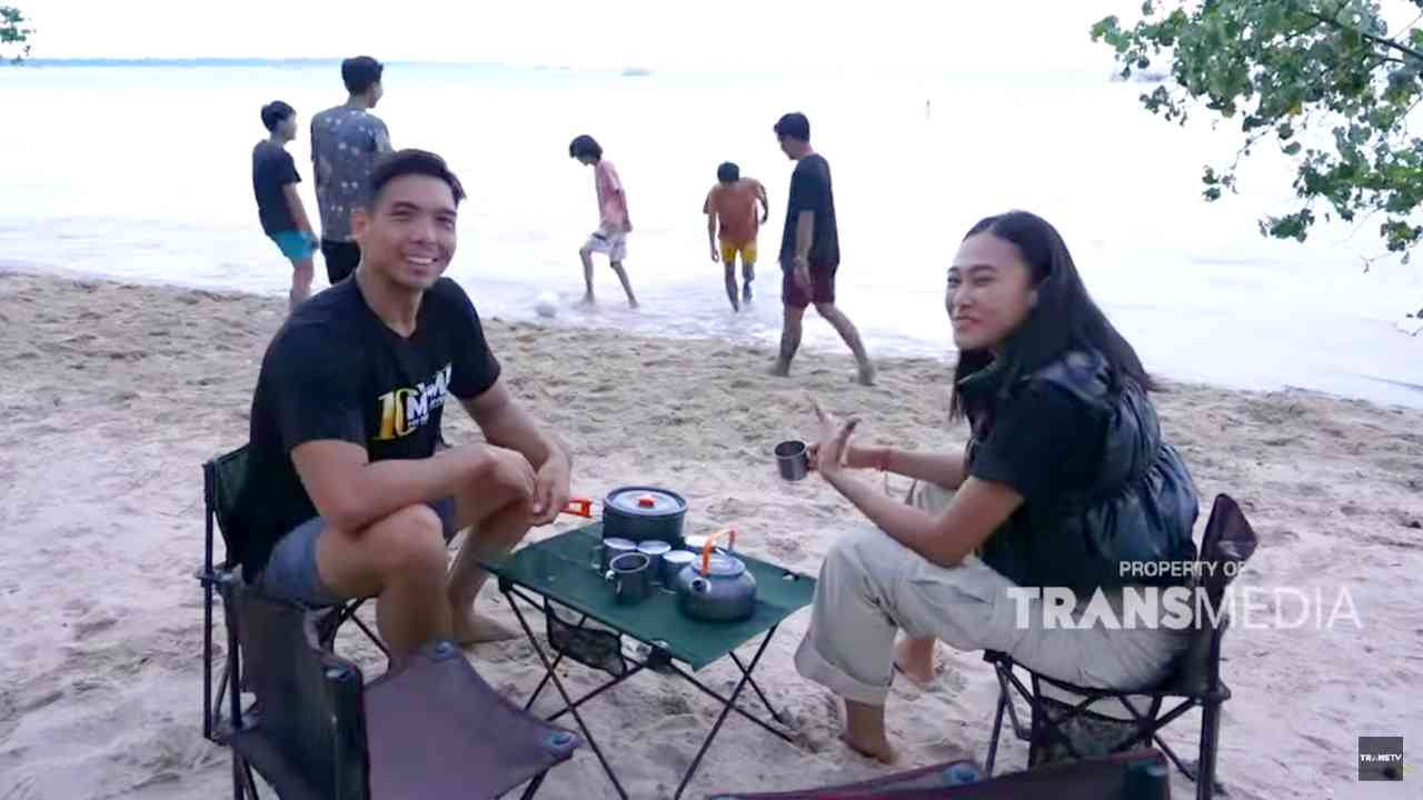 Ketenangan Pantai Cipanon, Tanjung Lesung, Bertemankan Pasir Putih