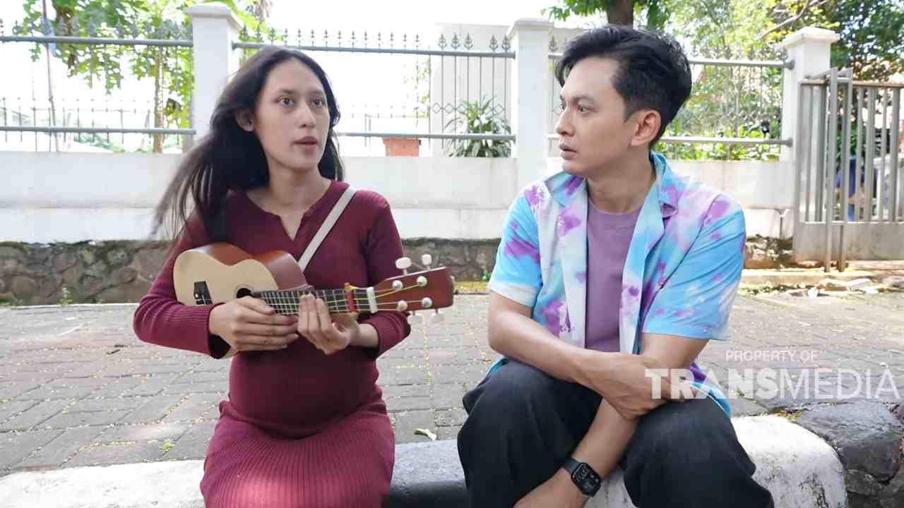 Perjuangan Septi yang Tetap Mengamen walau Sedang Hamil