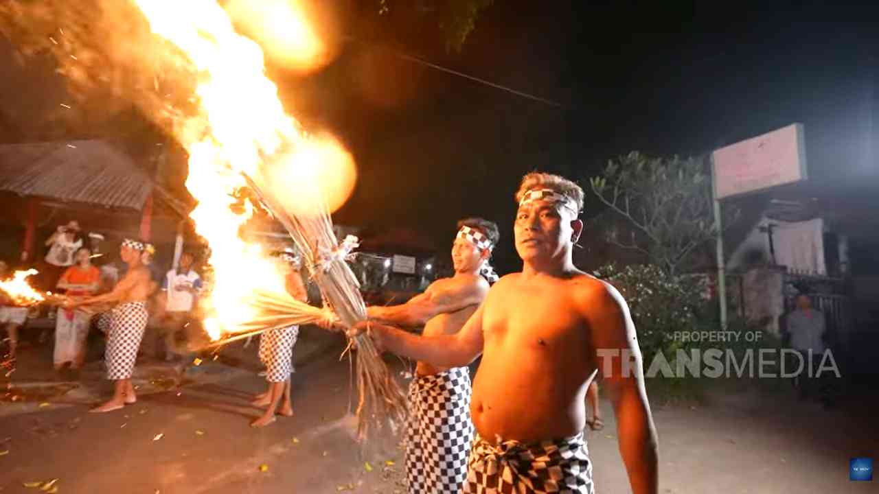 Tradisi Ngamuk-Amukan adalah Ritual Pembersihan Diri dari Energi Negatif