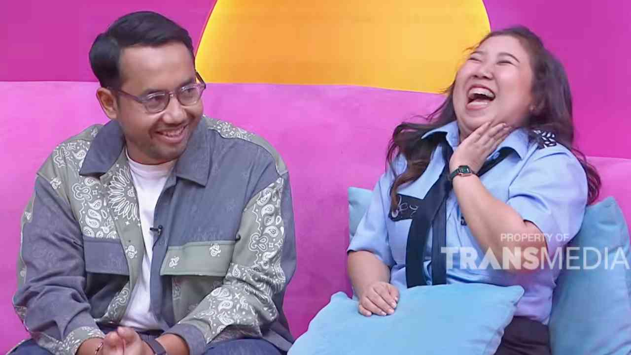 Kiky Saputri Lucu Enggak ya di Saat Mengasuh Anak?