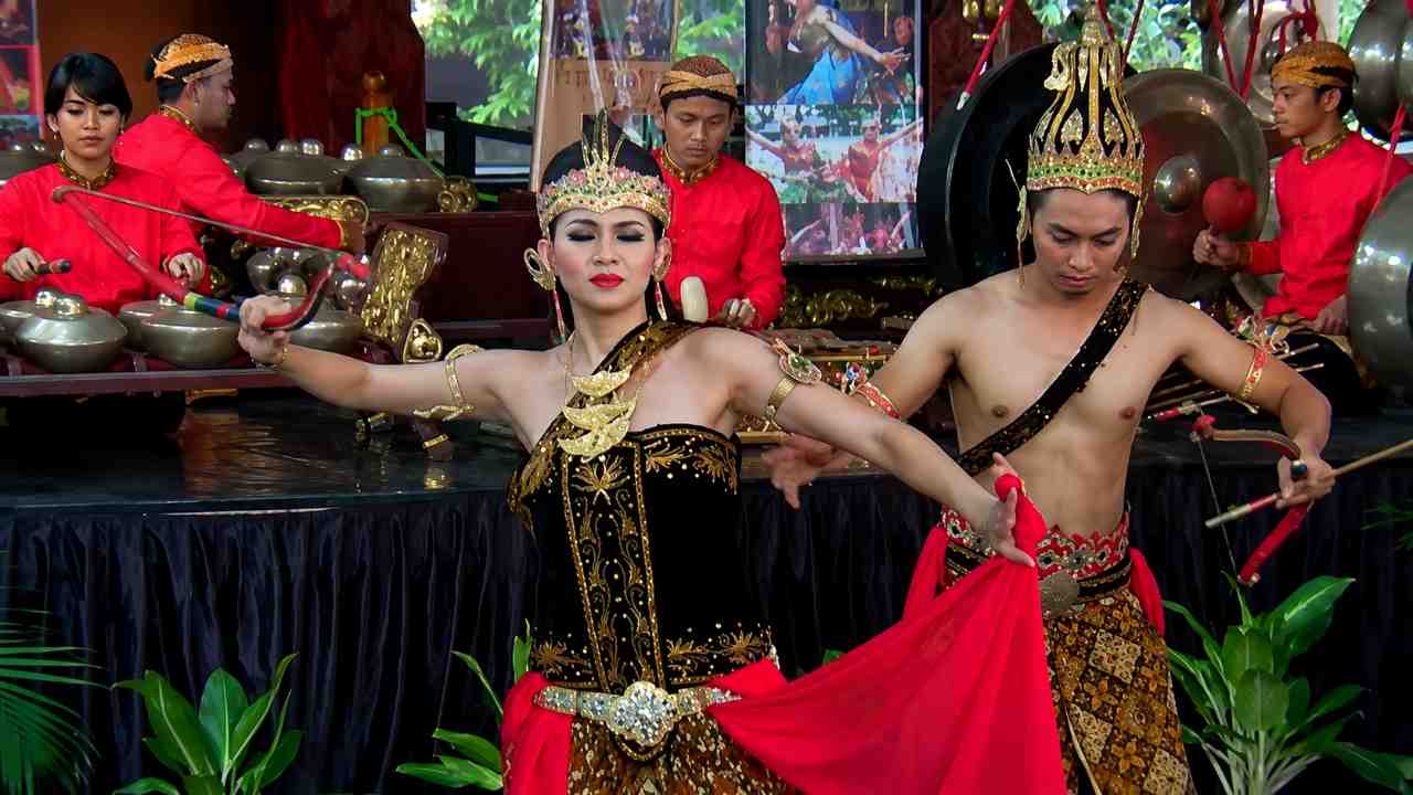 SKETSA: Bikin Penari Salah Terus
