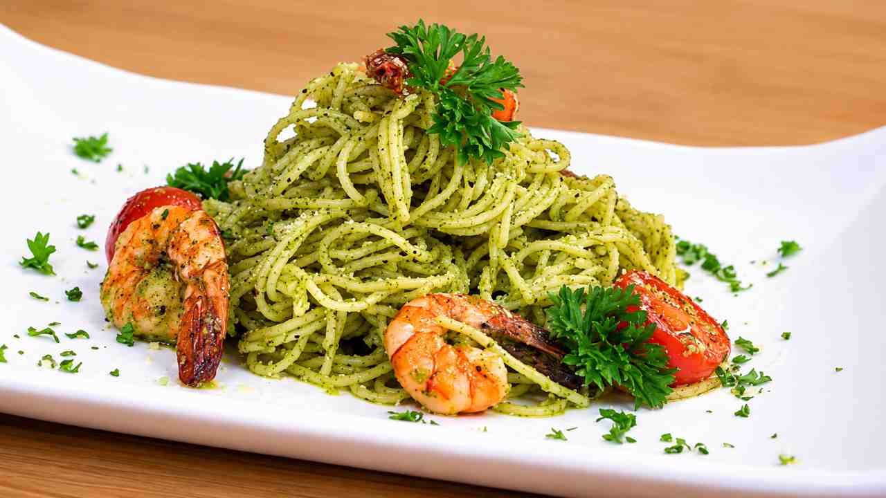 SEMUA BISA MASAK: Pesto Pasta Udang, Spaghetti Basil Segar yang Spesial