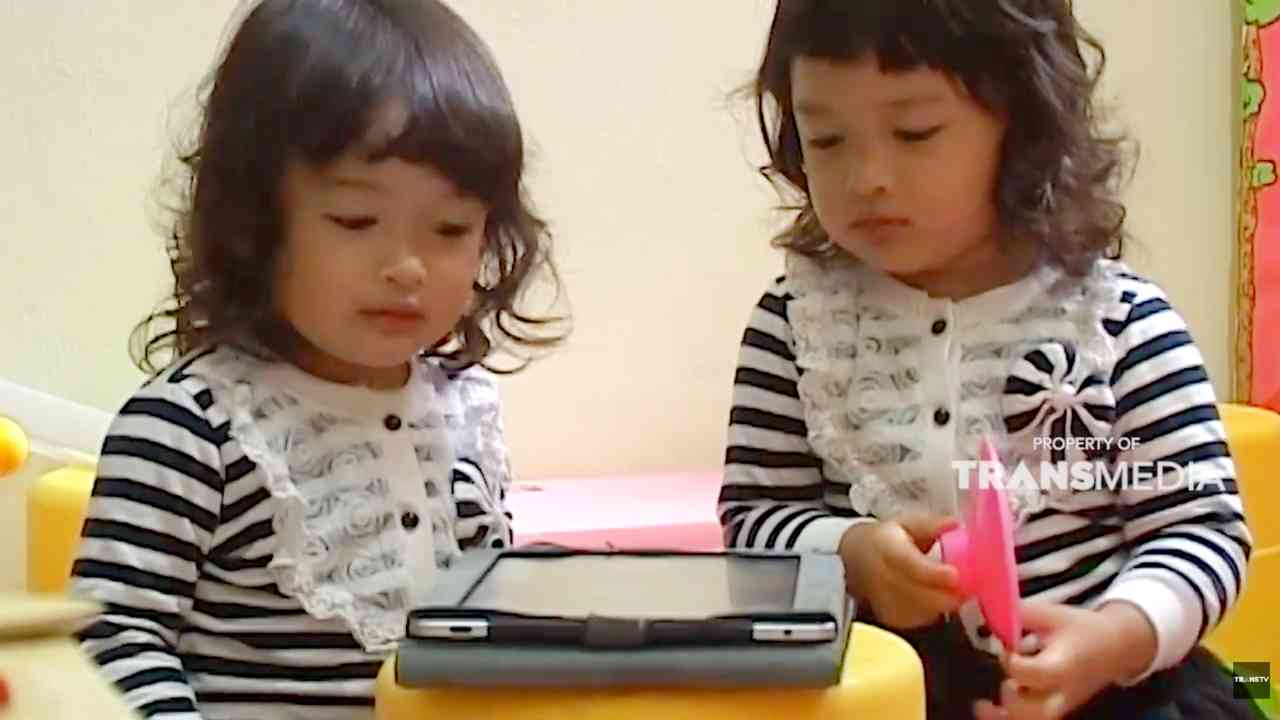 BUAH HATI: Mengasuh Anak Kembar, Membagi-bagi Perhatian