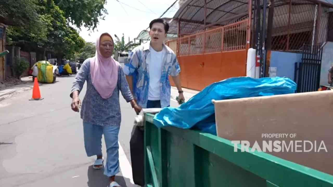 Ibu Ani Sudah Terlanjur Nyaman Tidur di Gerobaknya