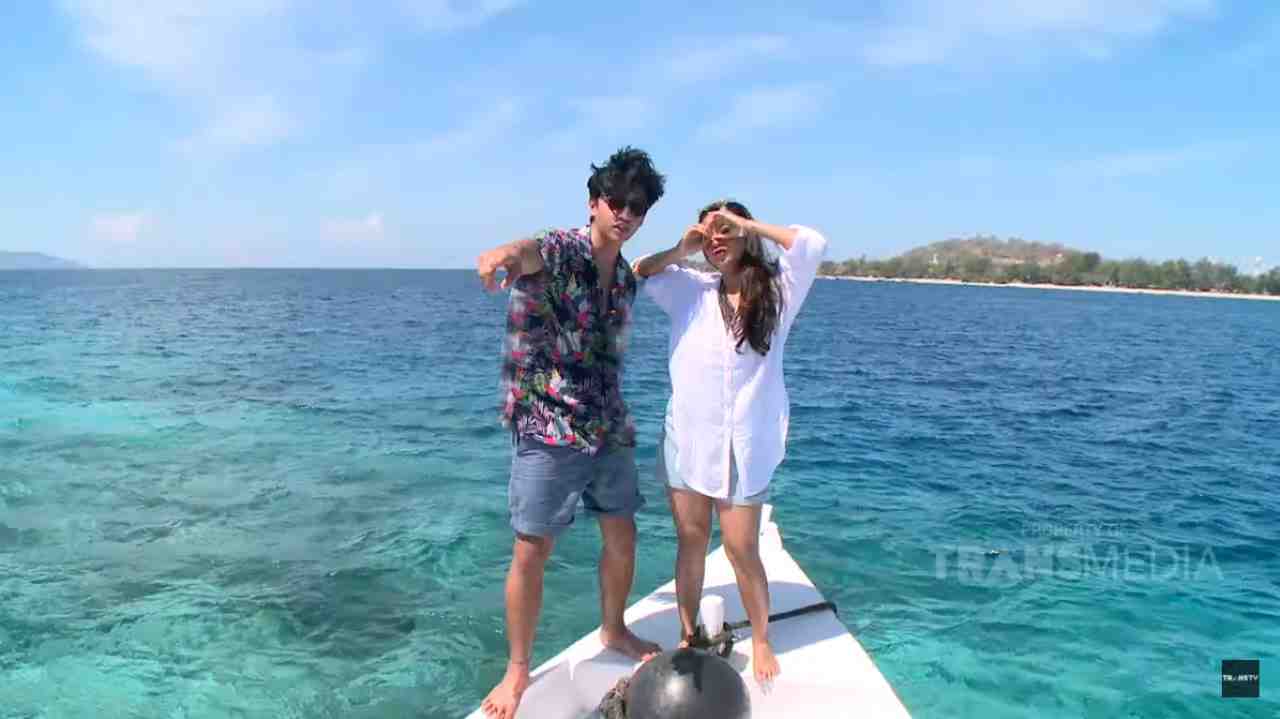 Celebrity on Vacation