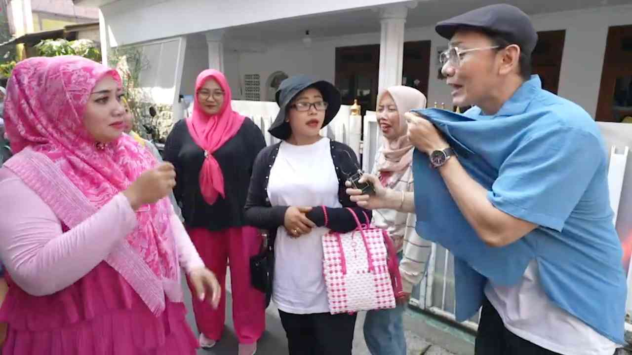 Ibu-ibu Jemput Anak Sekolah, Bukan Sekadar Menunggu