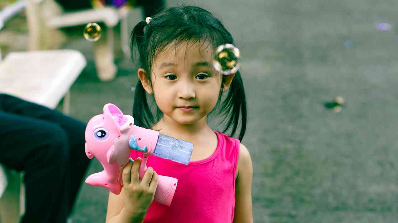 BASA-BASI: Bahaya Mainan Anak, dari Bahan Beracun hingga Bahaya Tersedak