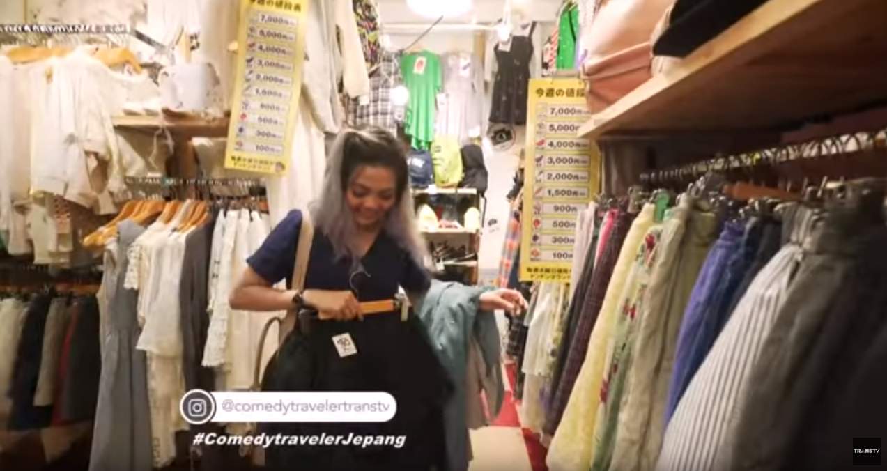 COMEDY TRAVELER
