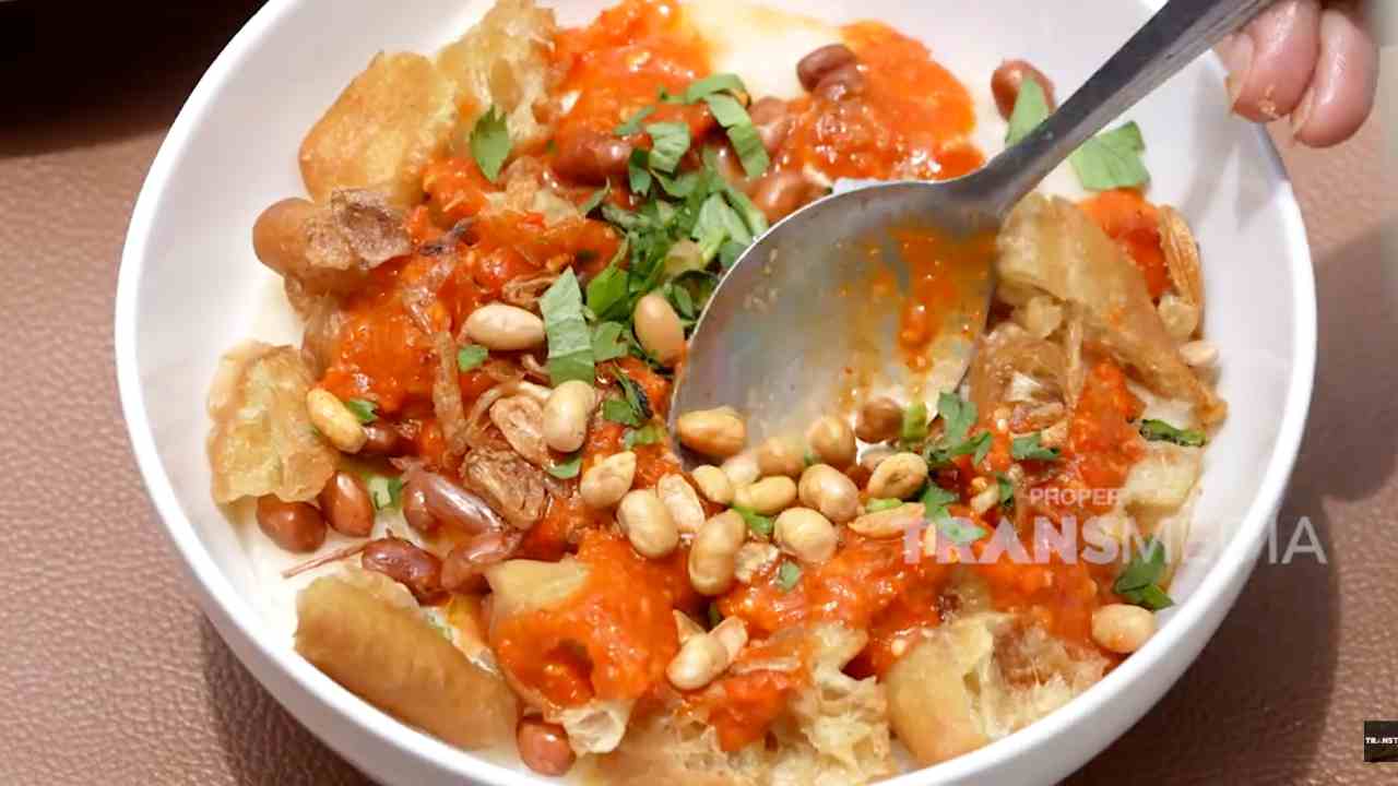 Bubur Ayam Spesial ini Beda dari Bubur Biasa, Rasanya Bikin Nagih!