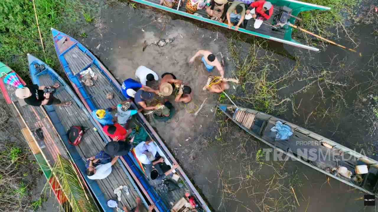 Tradisi Bapatak dalam Banyu, Ritual Pemakaman di Tengah Rawa Kalimantan