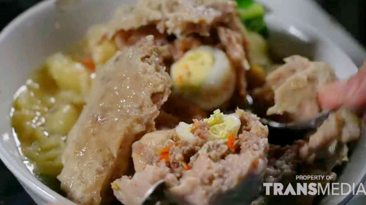 Bakso Jumbo Kaya Isian nan Istimewa di Kota Lumpia