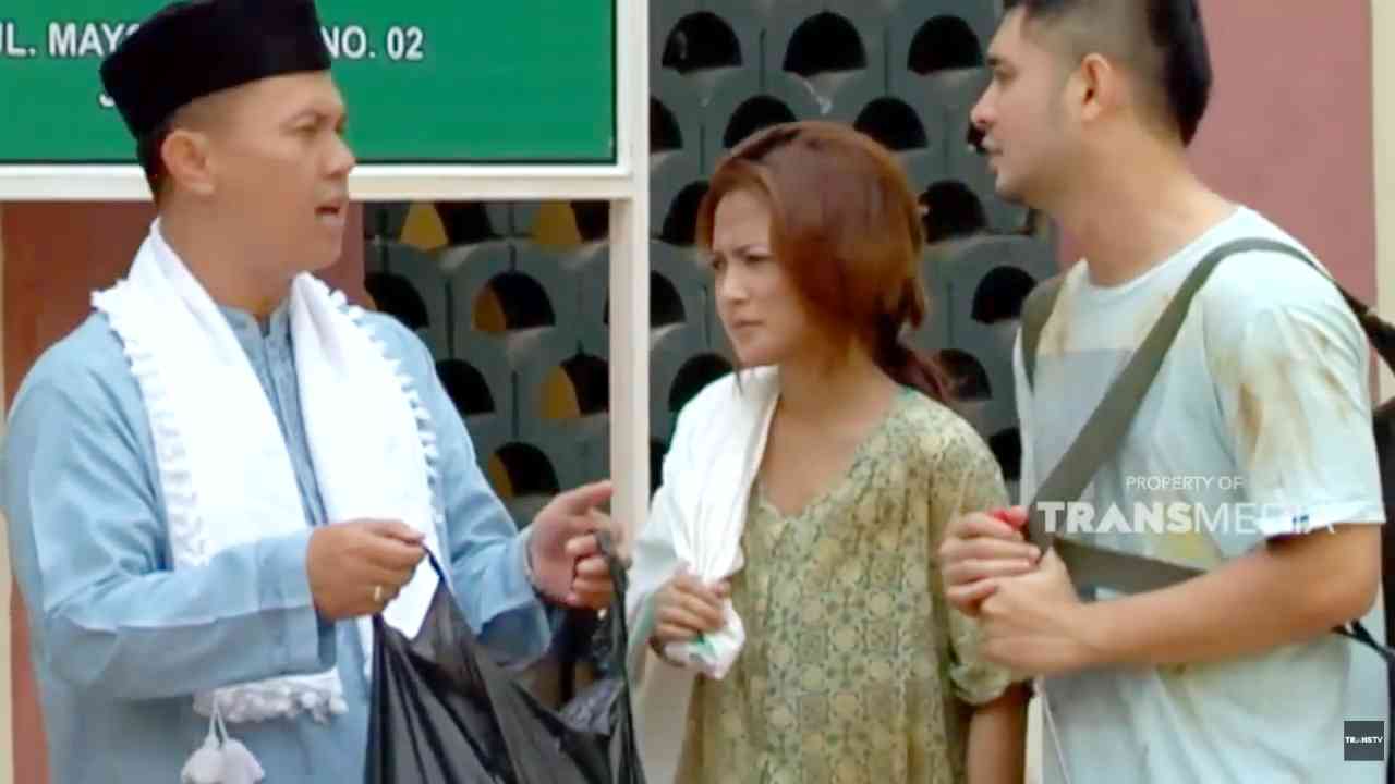 SKETSA: Indahnya Berbagi