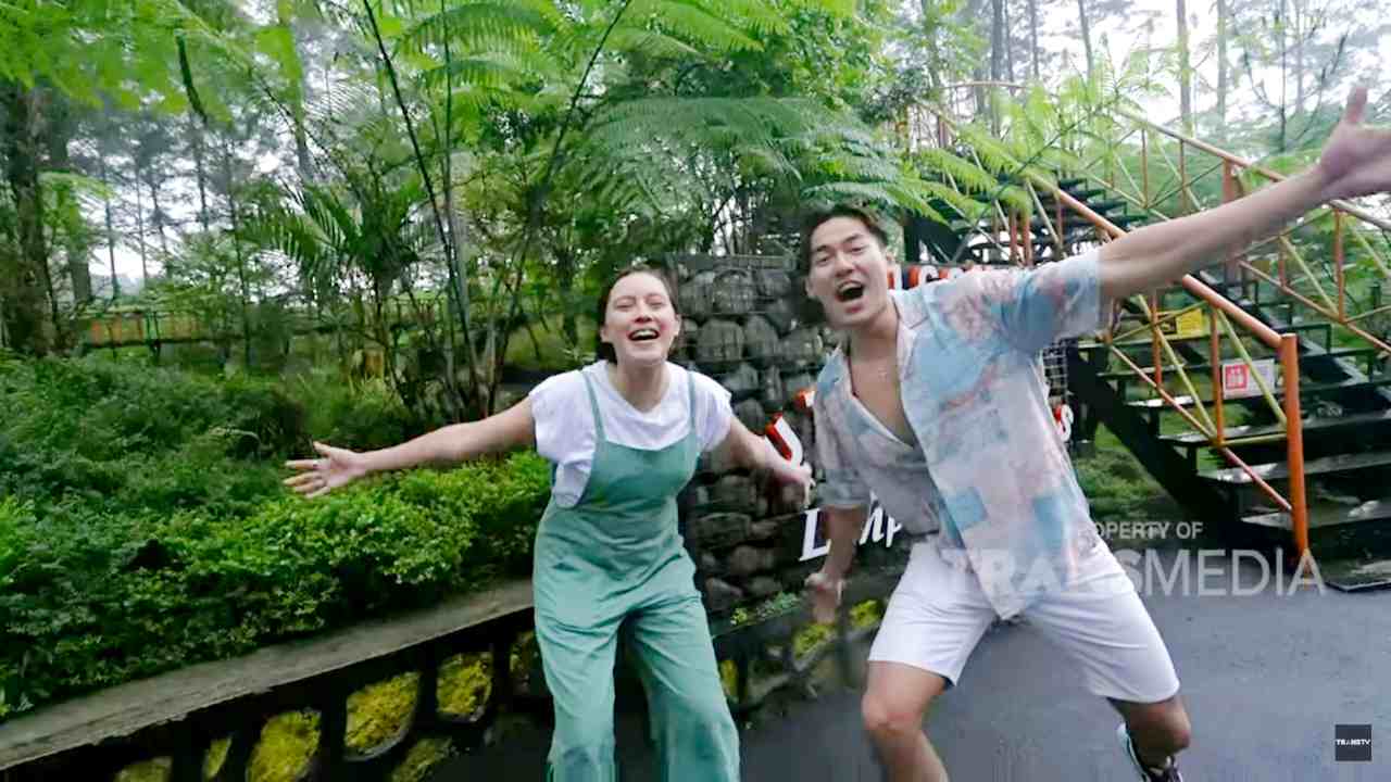 Celebrity on Vacation