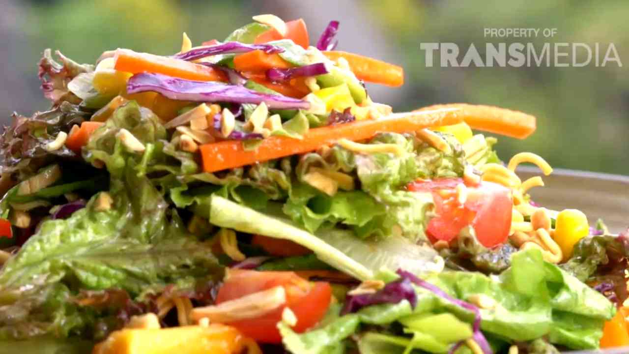 SEMUA BISA MASAK: Salad Mie Makin Sedap dengan Bola Daging Kentang Keju