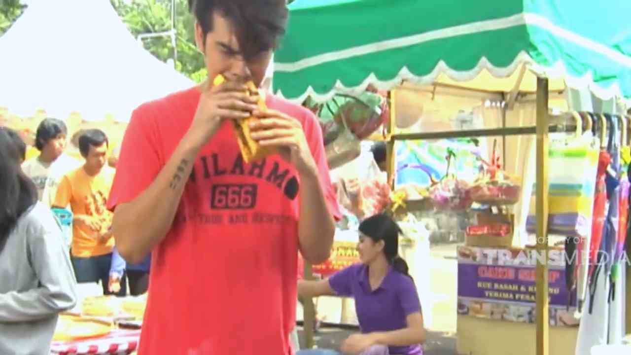 SKETSA: Roti Isi Parutan Keju