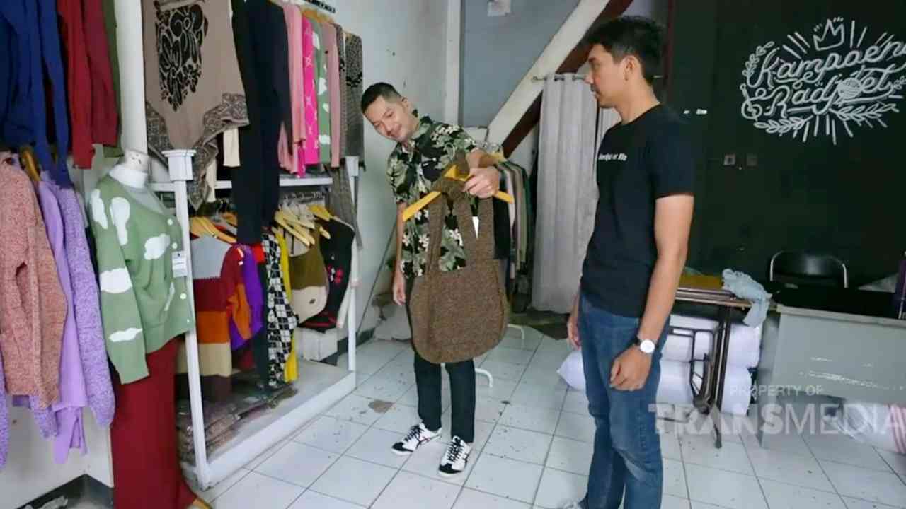 Kampung Rajut Binong Jati, Sentra Kerajinan Legendaris di Bandung