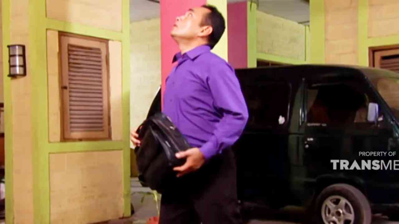SKETSA: Dompet dalam Lemari