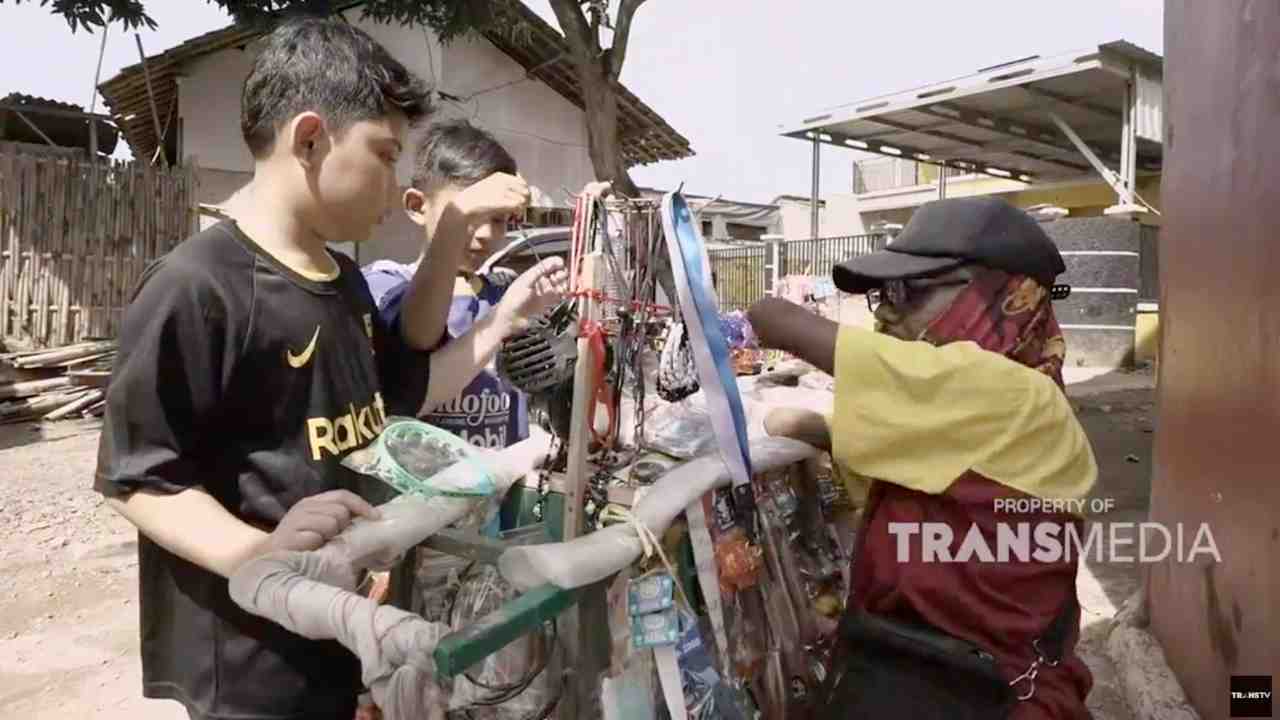 Keterbatasan Fisik Tak Halangi Ikhtiar Mengais Rezeki untuk Keluarga