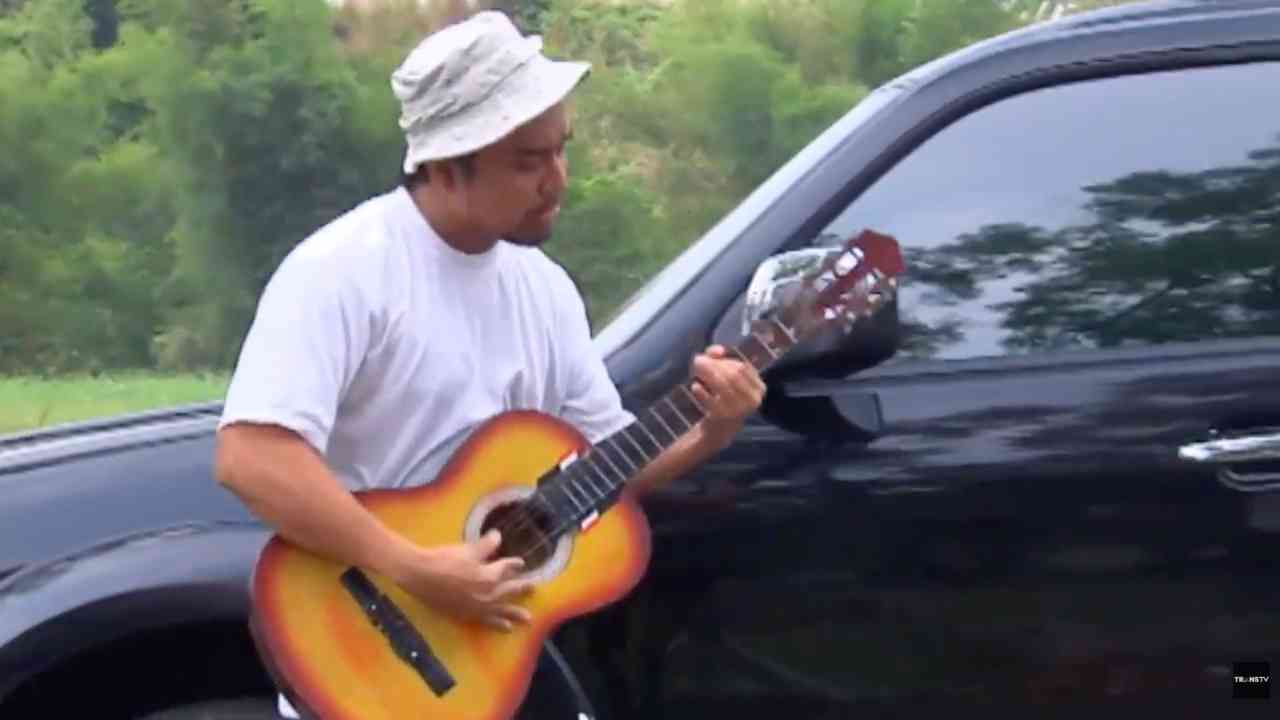 SKETSA: Pengamen Nemu Duit