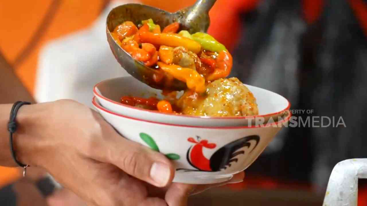 Jajan Bakso Pentol di Bogor, Cabenya Enggak Pakai Nanggung!