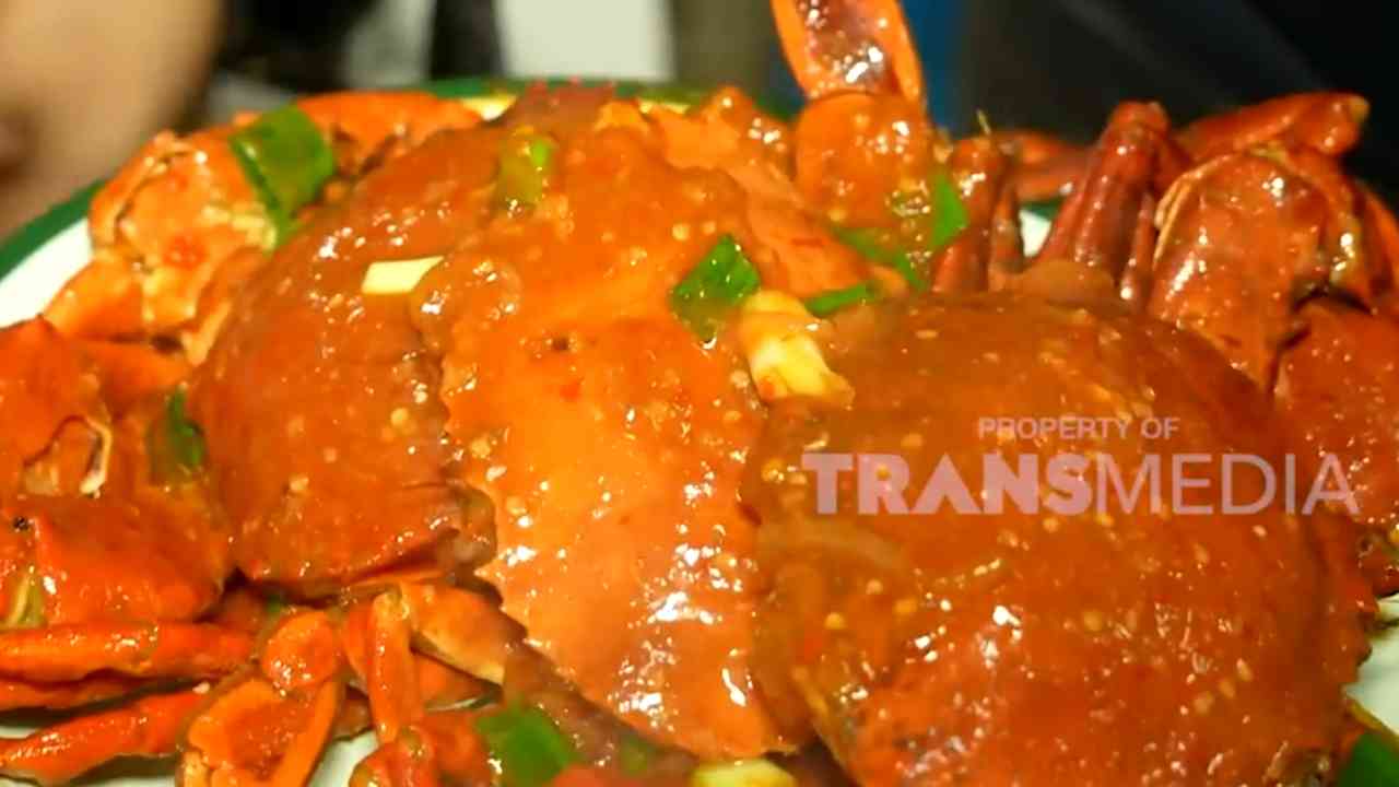 Berburu Kepiting Saus Padang Jumbo di Resto Apung Muara Angke