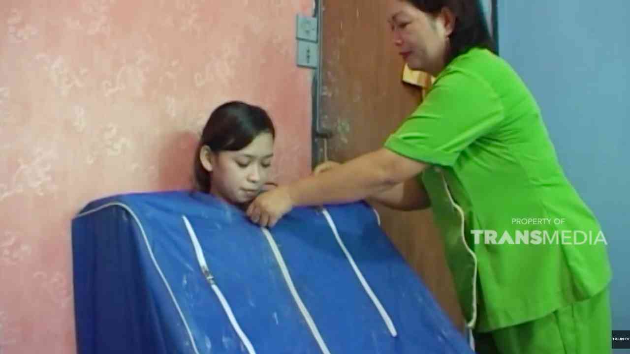 SISI LAIN: Mandi Uap Batimung, Tradisi yang Menyehatkan