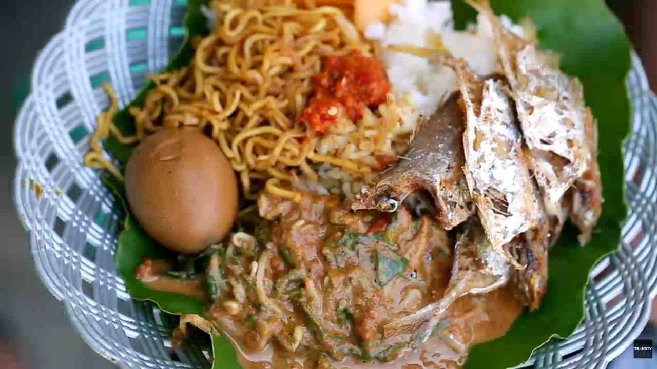 IKON KULINER: Pecel Ikan Candang, Sarapan Ikan Goreng Kriuk dan Kuah Semur