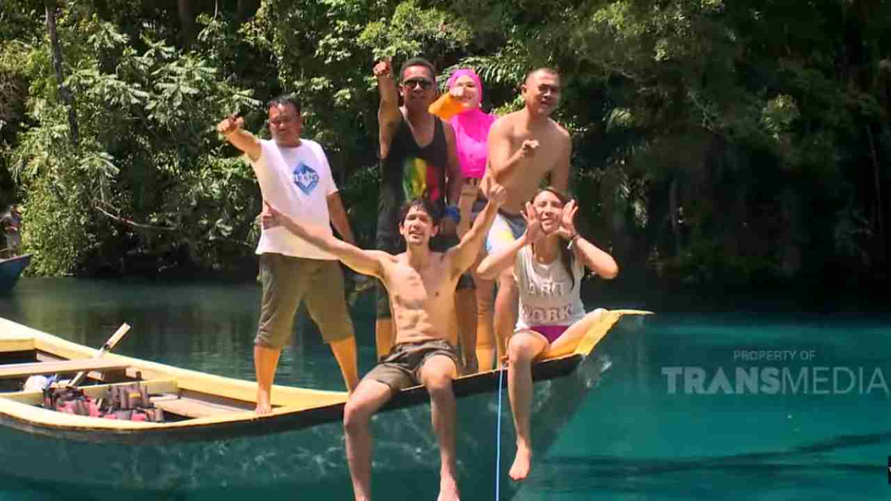 Celebrity on Vacation