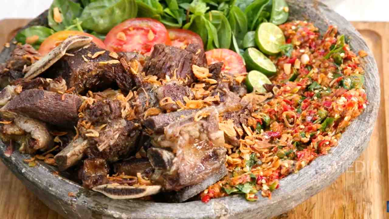 Iga Goreng Sambal Kemangi, Cita Rasa Pedas Gurih Hidangan Nusantara