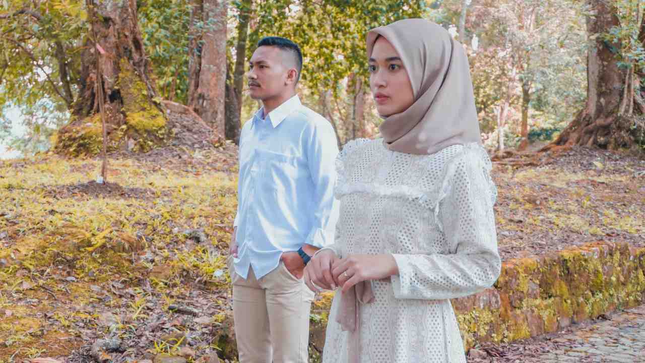 Bagaimana Cara Menghadapi Pasangan Marah saat Ngambek?