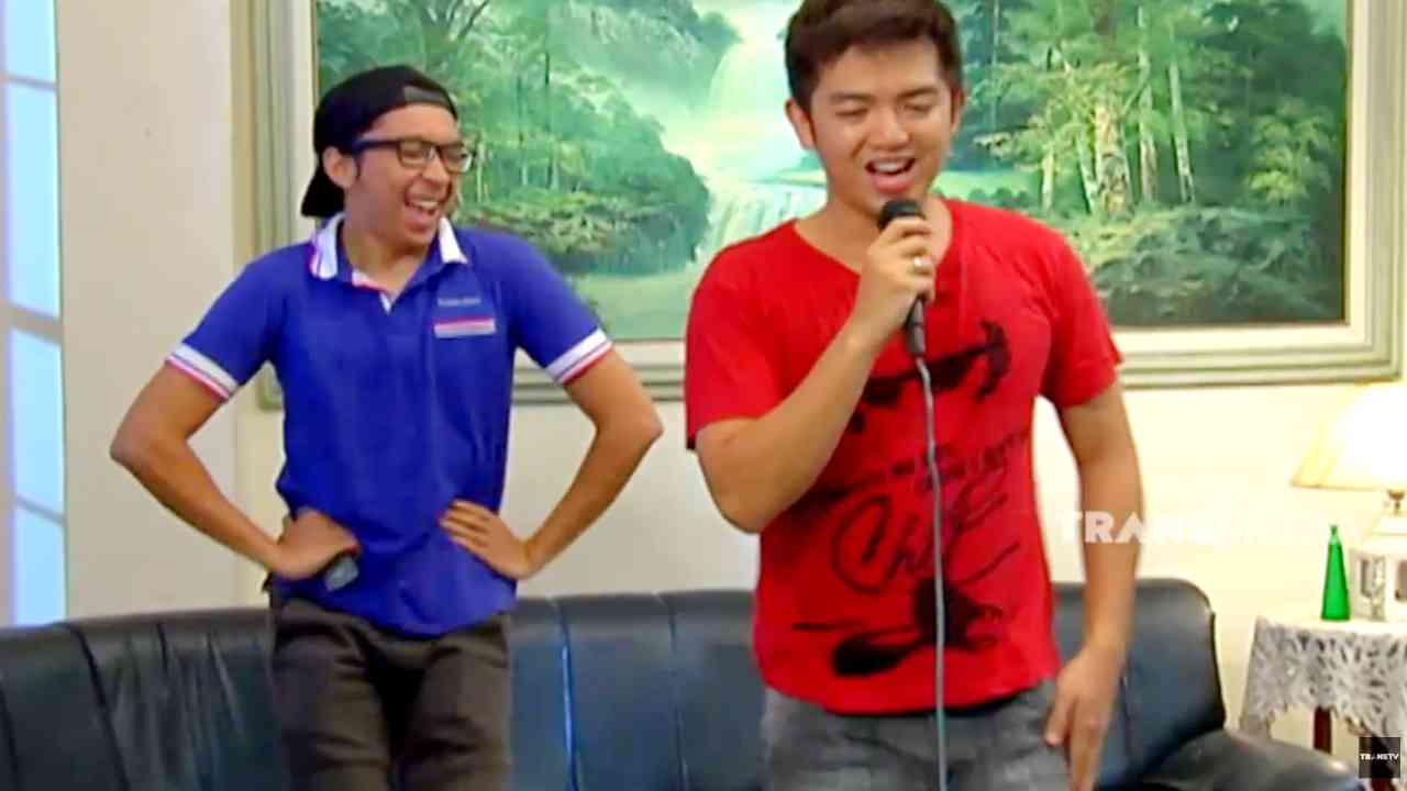 SKETSA: Sedang Karaoke Musiknya Berhenti