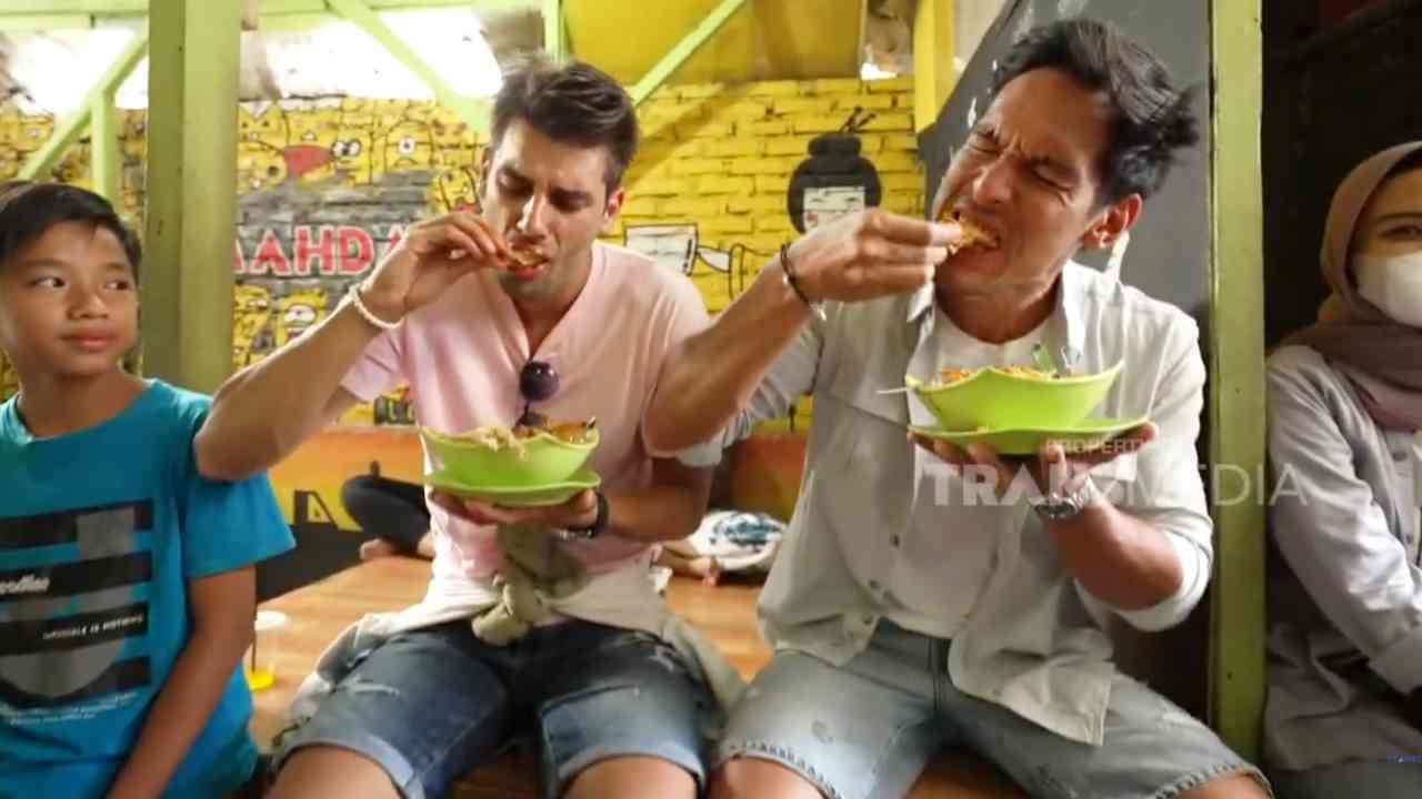 Warung Seblak di Bandung dengan Sajian Seblak Spesial