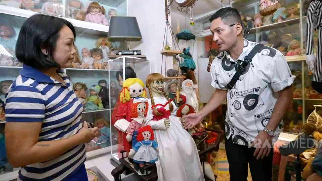 Kafe dengan Koleksi Spirit Doll yang Hadirkan Suasana Misteri