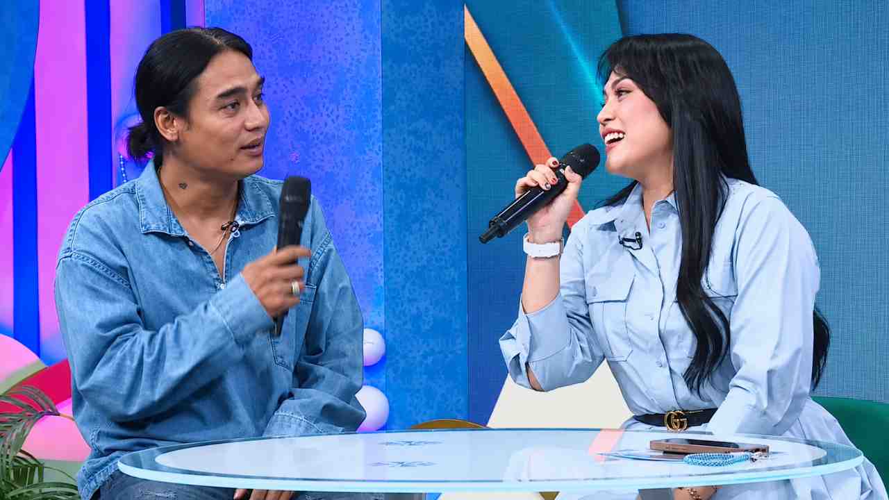 Charly van Houten dan Regina, Kunci Harmonis Saling Paham dan Maklum
