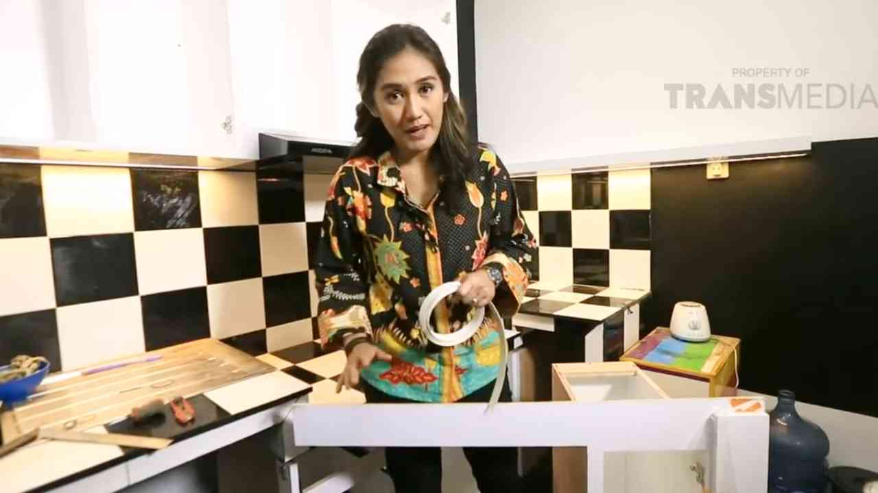 THE PROJECT: Dapur Minimalis Bernuansa Hitam Putih yamg Tetap Elegan